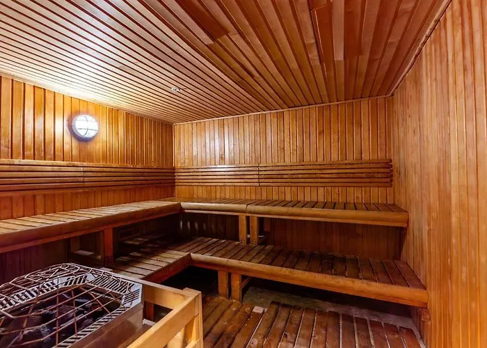 2 Bedroom At Crystal Tower With 2 Outdoor Pools, Lazy River, Heated Indoor Pool, Access Apartment