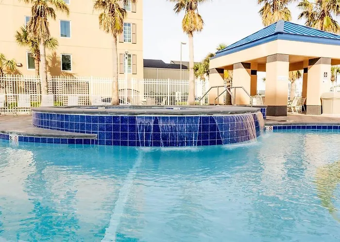 2 Bedroom At Crystal Tower With 2 Outdoor Pools, Lazy River, Heated Indoor Pool, Access * Gulf Shores